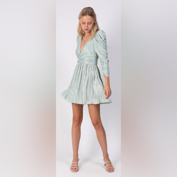 Elegant Mint Green Pleated Dress - Picture 3 of 12